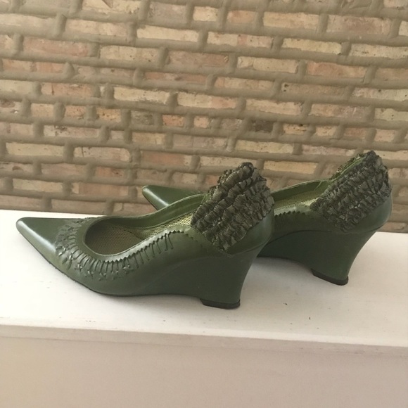 Olive green wedges heels - Picture 3 of 3